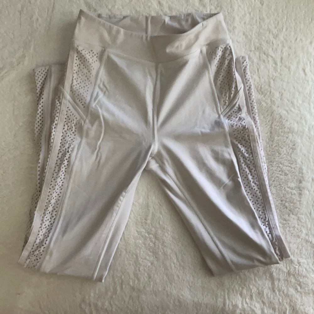 White LuLuLemon leggings